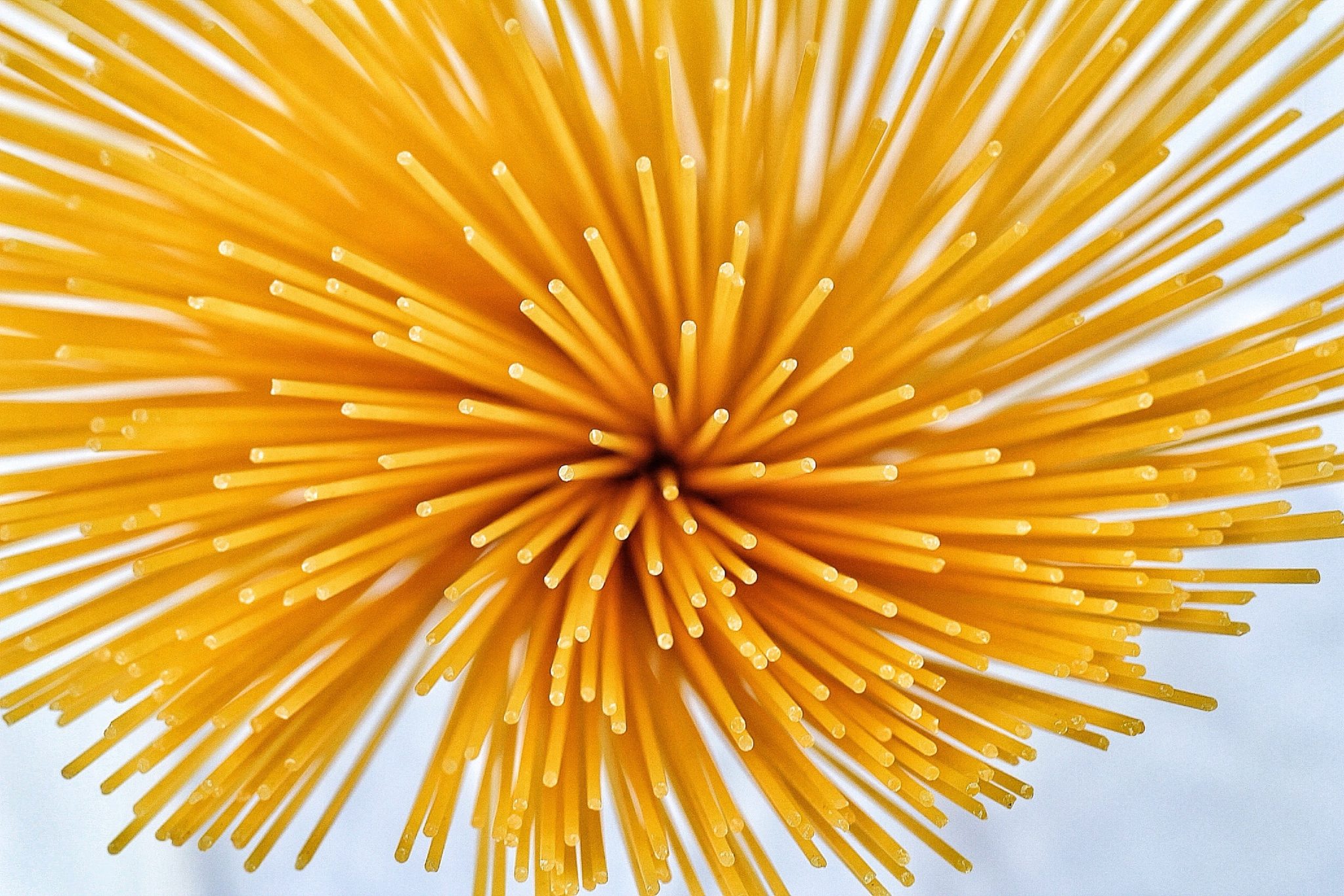 Alles andere als trivial: Die Physik von Spaghetti hat schon Nobelpreisträger zum Verzweifeln gebracht.