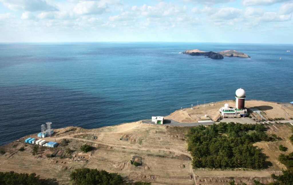 Die Messstation Gosan des internationalen Messnetzes auf Jeju Island in Südkorea.