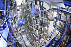Der Teilchendetektor des Teilchenbeschleunigers sieht aus wie eine zylinderförmige Industriemaschine, die 46 Meter lang ist und einen Durchmesser von 25 Metern hat.
